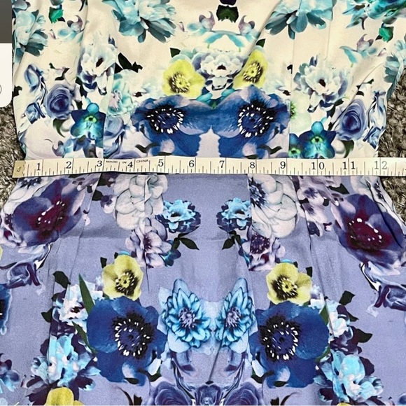 GUESS BY MARCIANO ~Lilacs & Blues Floral Print Dress w/ Dip-Dye Effect ~Size XS - Picture 7 of 7